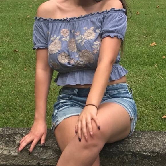 American Eagle Off Shoulder Floral Embroidered Ruffle Crop Top M - Picture 6 of 6